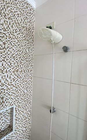 Apartamento para alugar com 100m², 2 quartos e 2 vagas Apartamento para alugar com 100m², 2 quartos e 2 vagasBanheiro da Suíte
