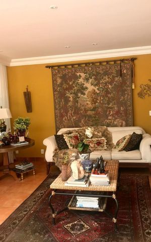 Casa à venda com 570m², 4 quartos e 4 vagas Casa à venda com 570m², 4 quartos e 4 vagassala