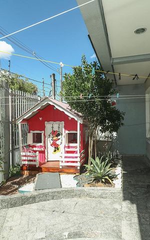Casa à venda com 181m², 4 quartos e 3 vagasFachada