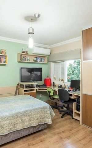 Casa à venda com 344m², 4 quartos e 3 vagas Casa à venda com 344m², 4 quartos e 3 vagasQuarto 3