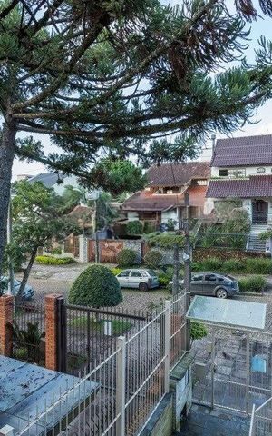 Casa à venda com 344m², 4 quartos e 3 vagas Casa à venda com 344m², 4 quartos e 3 vagasVista
