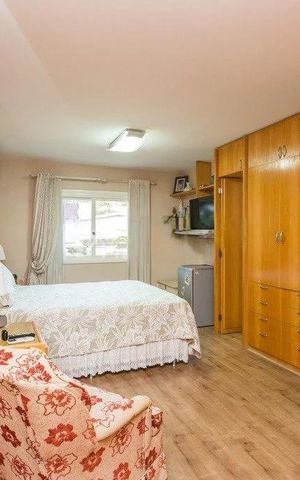 Casa à venda com 344m², 4 quartos e 3 vagas Casa à venda com 344m², 4 quartos e 3 vagasQuarto 1