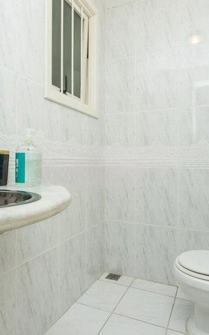 Casa à venda com 344m², 4 quartos e 3 vagas Casa à venda com 344m², 4 quartos e 3 vagasBanheiro 3