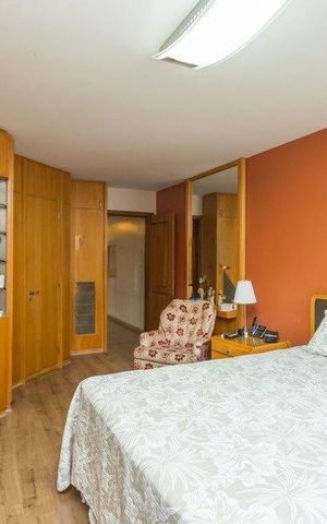 Casa à venda com 344m², 4 quartos e 3 vagas Casa à venda com 344m², 4 quartos e 3 vagasQuarto 1