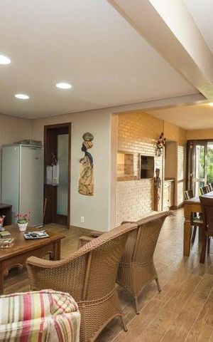 Casa à venda com 344m², 4 quartos e 3 vagas Casa à venda com 344m², 4 quartos e 3 vagasSala