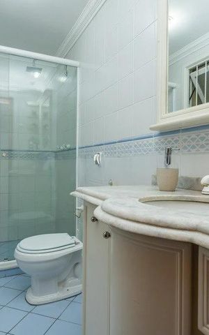 Casa à venda com 344m², 4 quartos e 3 vagas Casa à venda com 344m², 4 quartos e 3 vagasBanheiro 2