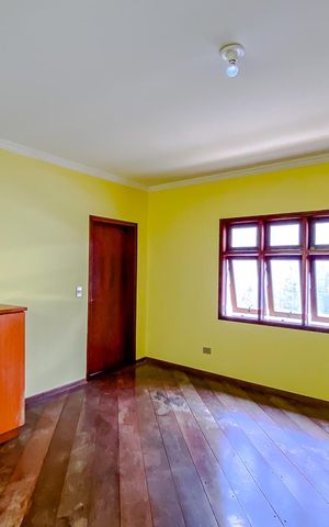 Casa à venda com 318m², 5 quartos e 3 vagasEscritório