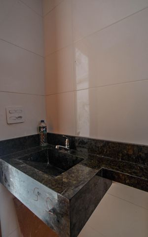 Apartamento à venda com 71m², 2 quartos e 1 vaga Apartamento à venda com 71m², 2 quartos e 1 vagaBanheiro da Suíte