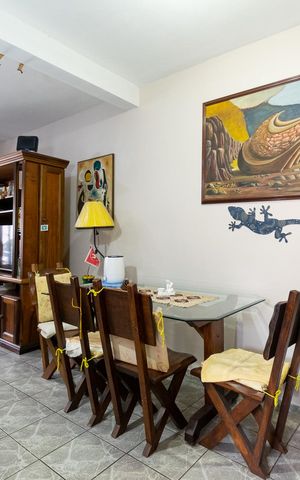 Casa à venda com 270m², 4 quartos e 2 vagas Casa à venda com 270m², 4 quartos e 2 vagasSala de Jantar