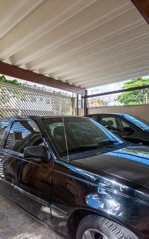 Casa à venda com 270m², 4 quartos e 2 vagas Casa à venda com 270m², 4 quartos e 2 vagasGaragem