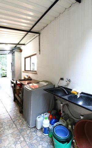 Casa de condomínio à venda com 176m², 2 quartos e 2 vagasÁrea de Serviço