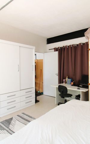 Casa de condomínio à venda com 176m², 2 quartos e 2 vagasQuarto