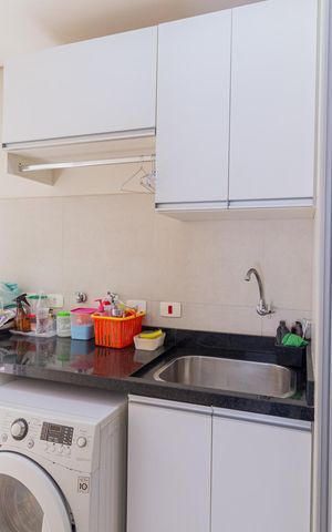 Casa de condomínio à venda com 370m², 4 quartos e 4 vagas Casa de condomínio à venda com 370m², 4 quartos e 4 vagasÁrea de serviço