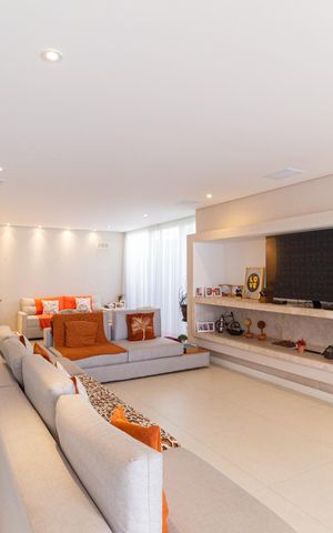 Casa de condomínio à venda com 370m², 4 quartos e 4 vagas Casa de condomínio à venda com 370m², 4 quartos e 4 vagasSala