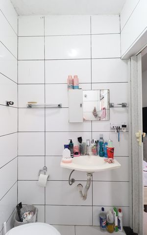 Casa à venda com 250m², 8 quartos e 4 vagas Casa à venda com 250m², 8 quartos e 4 vagasBanheiro suíte casa 2