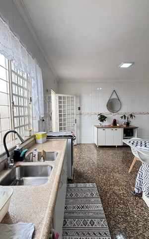 Casa à venda com 210m², 3 quartos e 3 vagas Casa à venda com 210m², 3 quartos e 3 vagasCozinha