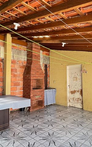 Casa à venda com 210m², 3 quartos e 3 vagas Casa à venda com 210m², 3 quartos e 3 vagasQuintal - Churrasqueira