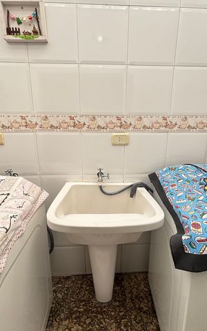 Casa à venda com 210m², 3 quartos e 3 vagas Casa à venda com 210m², 3 quartos e 3 vagasÁrea de Serviço - Despensa