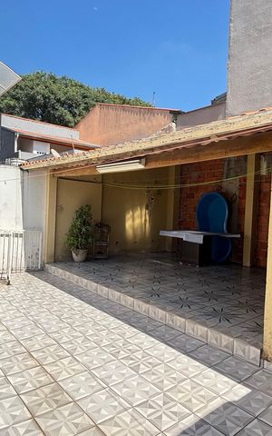 Casa à venda com 210m², 3 quartos e 3 vagas Casa à venda com 210m², 3 quartos e 3 vagasQuintal - Churrasqueira