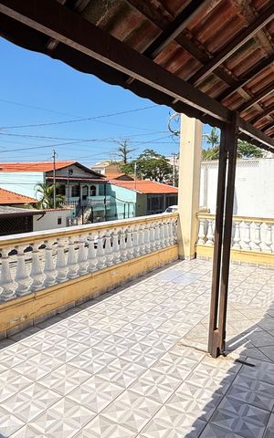 Casa à venda com 210m², 3 quartos e 3 vagas Casa à venda com 210m², 3 quartos e 3 vagasVaranda da Sala