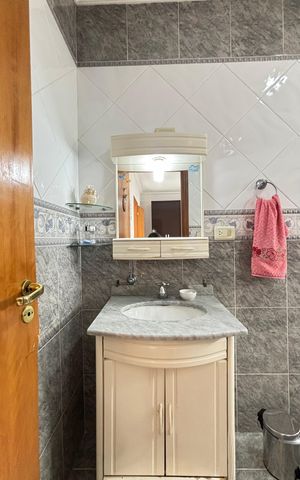 Casa à venda com 210m², 3 quartos e 3 vagas Casa à venda com 210m², 3 quartos e 3 vagasBanheiro da Suíte