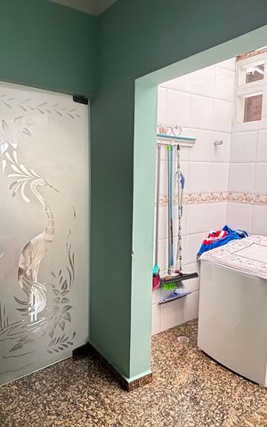 Casa à venda com 210m², 3 quartos e 3 vagas Casa à venda com 210m², 3 quartos e 3 vagasÁrea de Serviço - Despensa