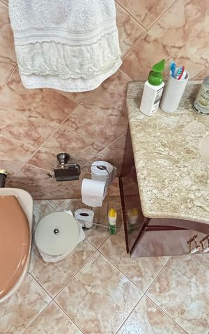Casa à venda com 210m², 3 quartos e 3 vagas Casa à venda com 210m², 3 quartos e 3 vagasBanheiro