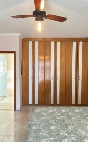 Casa à venda com 210m², 3 quartos e 3 vagas Casa à venda com 210m², 3 quartos e 3 vagasQuarto 2