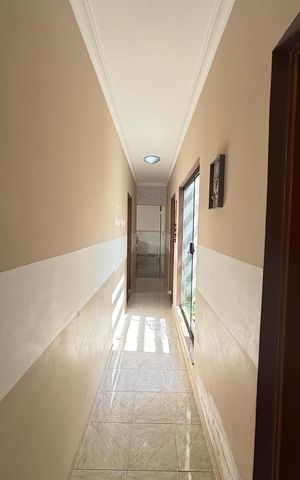 Casa à venda com 210m², 3 quartos e 3 vagas Casa à venda com 210m², 3 quartos e 3 vagasCorredor