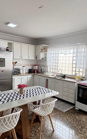 Casa à venda com 210m², 3 quartos e 3 vagas Casa à venda com 210m², 3 quartos e 3 vagasCozinha
