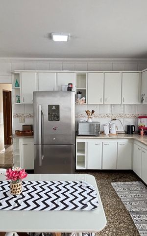 Casa à venda com 210m², 3 quartos e 3 vagas Casa à venda com 210m², 3 quartos e 3 vagasCozinha
