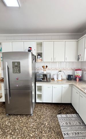 Casa à venda com 210m², 3 quartos e 3 vagas Casa à venda com 210m², 3 quartos e 3 vagasCozinha