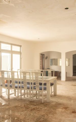 Casa à venda com 660m², 3 quartos e 3 vagasSala