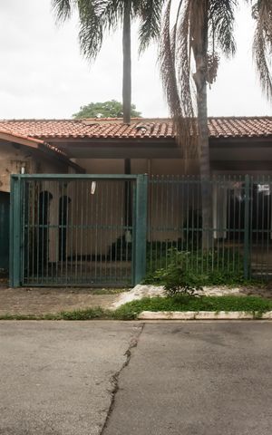 Casa à venda com 660m², 3 quartos e 3 vagasFachada