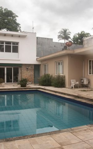 Casa à venda com 660m², 3 quartos e 3 vagasPiscina