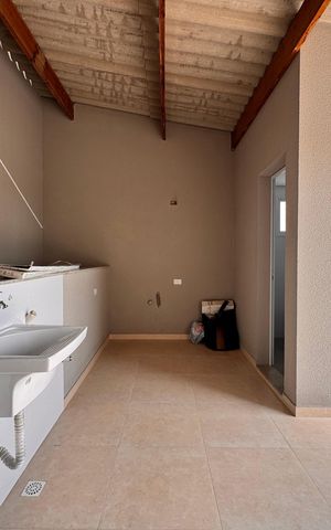 Apartamento para alugar com 108m², 2 quartos e 1 vaga Apartamento para alugar com 108m², 2 quartos e 1 vagaLavanderia