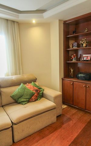 Apartamento à venda com 309m², 3 quartos e 4 vagas Apartamento à venda com 309m², 3 quartos e 4 vagasSala de TV
