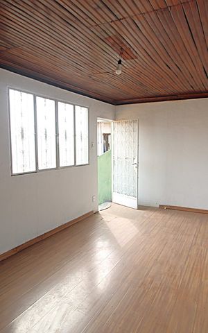 Casa à venda com 299m², 4 quartos e 4 vagasSuíte 2