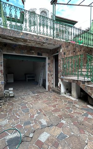 Casa à venda com 299m², 4 quartos e 4 vagasGaragem