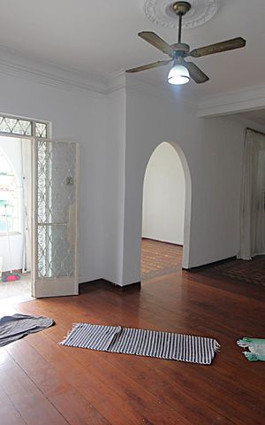 Casa à venda com 299m², 4 quartos e 4 vagasSala 1