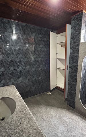 Casa à venda com 299m², 4 quartos e 4 vagasBanheiro da Suíte 2