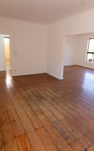 Casa à venda com 400m², 5 quartos e 8 vagasSALA