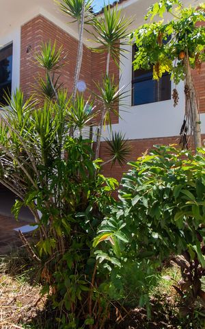 Casa à venda com 400m², 5 quartos e 8 vagasÁREA EXTERNA FRENTE