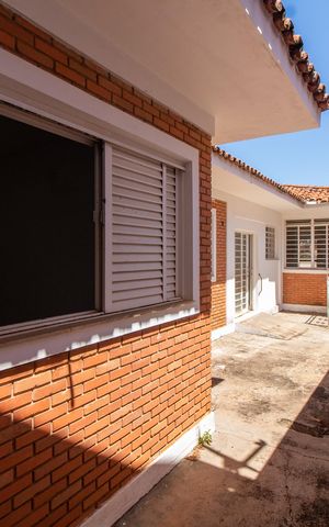 Casa à venda com 400m², 5 quartos e 8 vagasÁREA EXTERNA FUNDOS