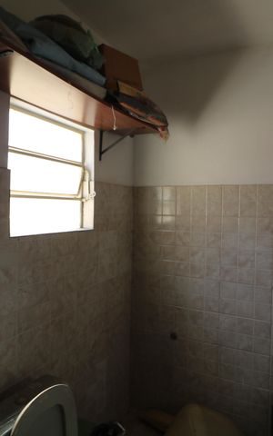 Casa à venda com 250m², 4 quartos e 2 vagasBanheiro de serviço