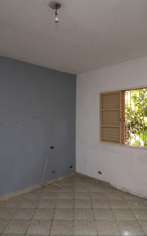 Casa à venda com 250m², 4 quartos e 2 vagasQuarto