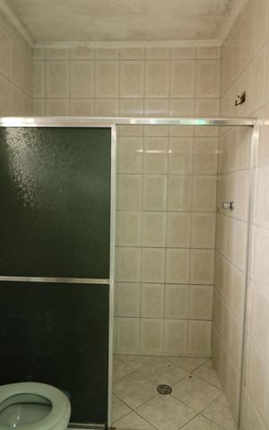 Casa à venda com 250m², 4 quartos e 2 vagasBanheiro 2