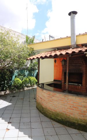 Casa à venda com 250m², 4 quartos e 2 vagasÁrea comum - Churrasqueira