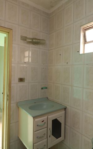 Casa à venda com 250m², 4 quartos e 2 vagasBanheiro 2