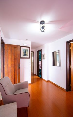 Casa de condomínio à venda com 199m², 3 quartos e 2 vagas Casa de condomínio à venda com 199m², 3 quartos e 2 vagasCorredor